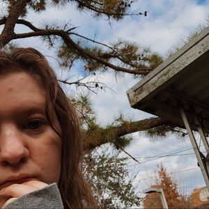 Meet your Posher, Caitlin